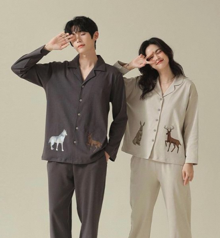 Best Matching Pajamas for Couples-Celebrate Togetherness插图
