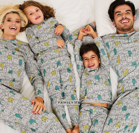 The Grinch Family Pajamas – Get Cozy with the Grinch插图2
