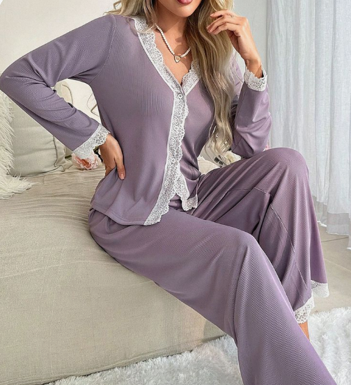 Embrace tranquility in style! Dive into the world of purple pajamas. Explore the color's psychology, discover top trends, and find the perfect match for a relaxing and luxurious sleep experience