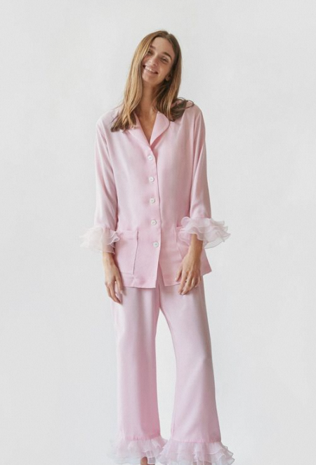 A Touch of Luxury: The Allure of Feather Trim Pajamas插图1