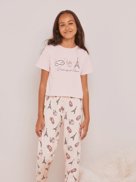 Explore a world of comfort and style! Find the perfect pair of girls' pajamas in size 10-12. Discover top trends, prioritize comfort, and browse popular styles for a relaxing and fun bedtime routine.