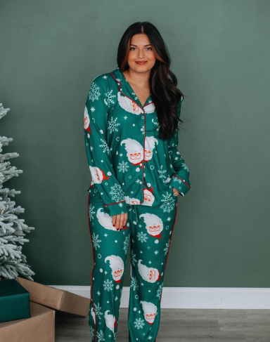 Deck the Halls in Green: A Guide to Green Christmas Pajamas插图