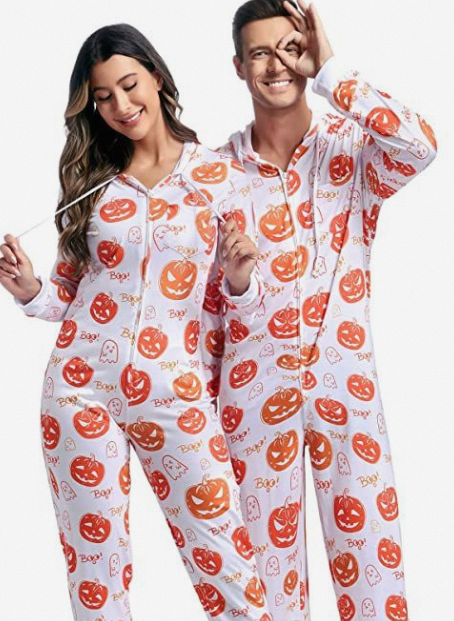 Celebrate Halloween in spooky style with couples Halloween pajamas! Explore cozy comfort, fun themes, and top picks for a frightfully delightful night in.