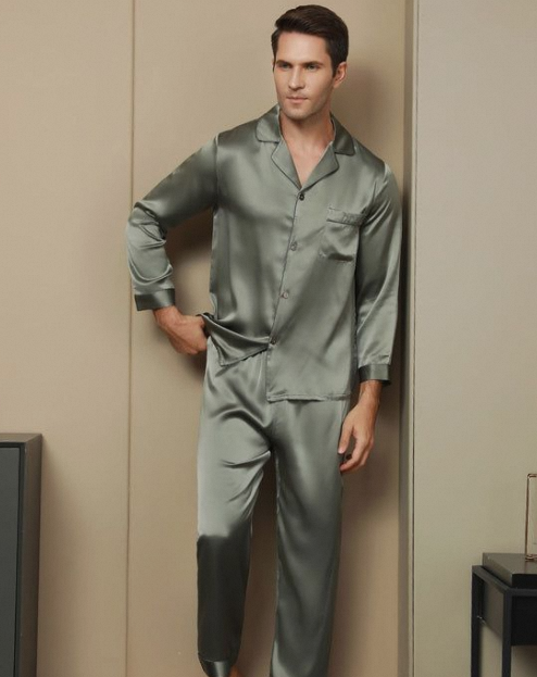 Men’s Satin Pajamas: The Perfect Gift for Any Occasion插图1