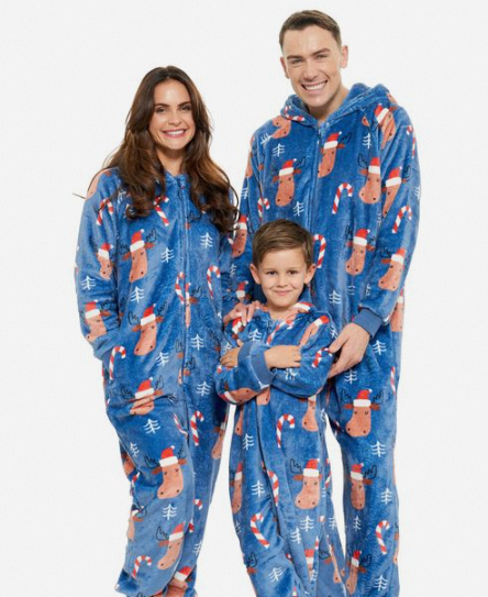 Deck the Halls in Style: A Guide to Cozy Blue Christmas Pajamas插图2