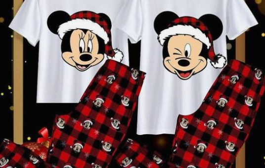 Snuggle Up for the Holidays with Mickey Mouse Christmas Pajamas插图1