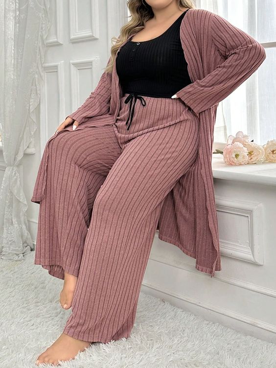 Discover the world of sexy plus size pajamas! Explore benefits, various styles, tips to pick the perfect fit, and where to find gorgeous pajamas to flatter your figure.