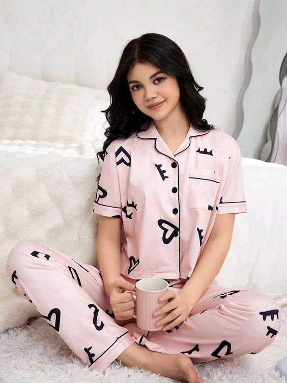 Chase away chills and ignite imaginations with girls' fleece pajamas! Explore styles, discover buying tips, and find fun activities for cozy nights.