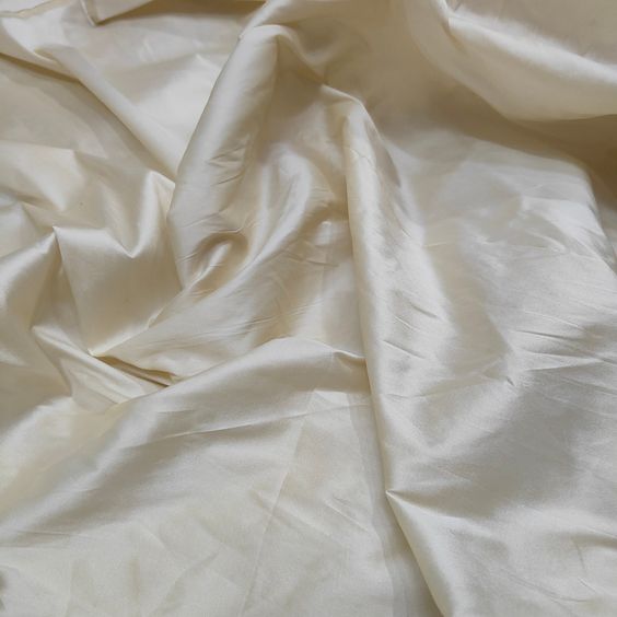Unveiling the Allure of Satin Fabric: A Guide to Its Luxurious World插图1