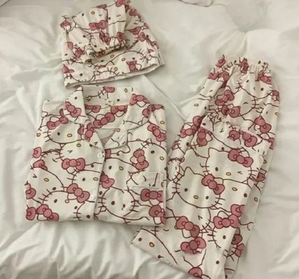 Hello Kitty sleepwear