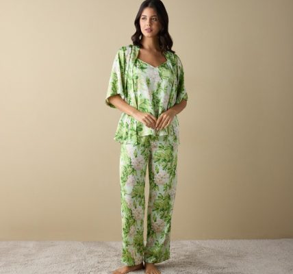 Floral print women's pajamas