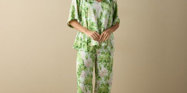 Floral print women's pajamas