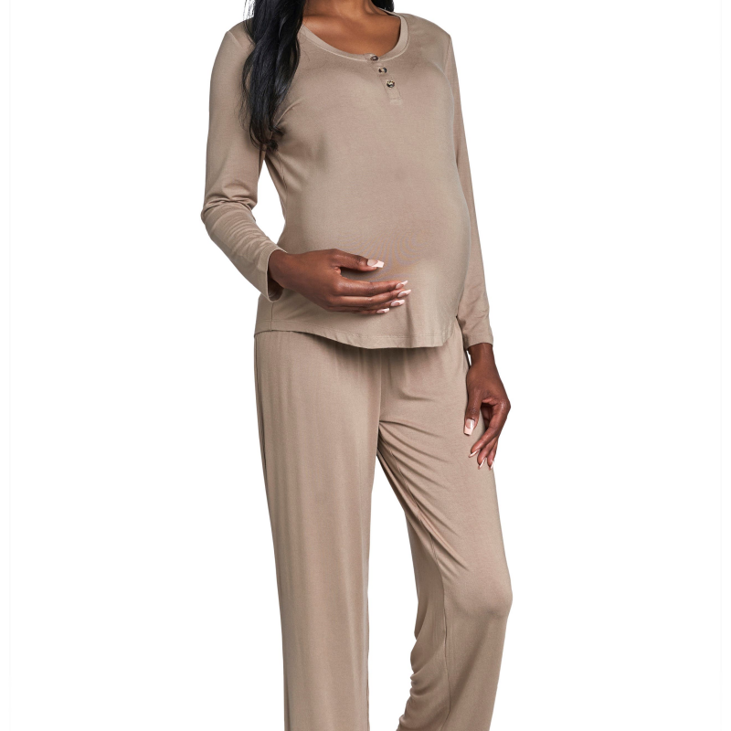 Maternity pajamas for pregnant women